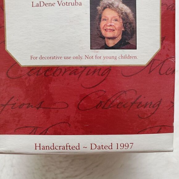 Hallmark 1997 Kolyada Christmas Visitors Collectors Series Keepsake Ornament. - Picture 3 of 10